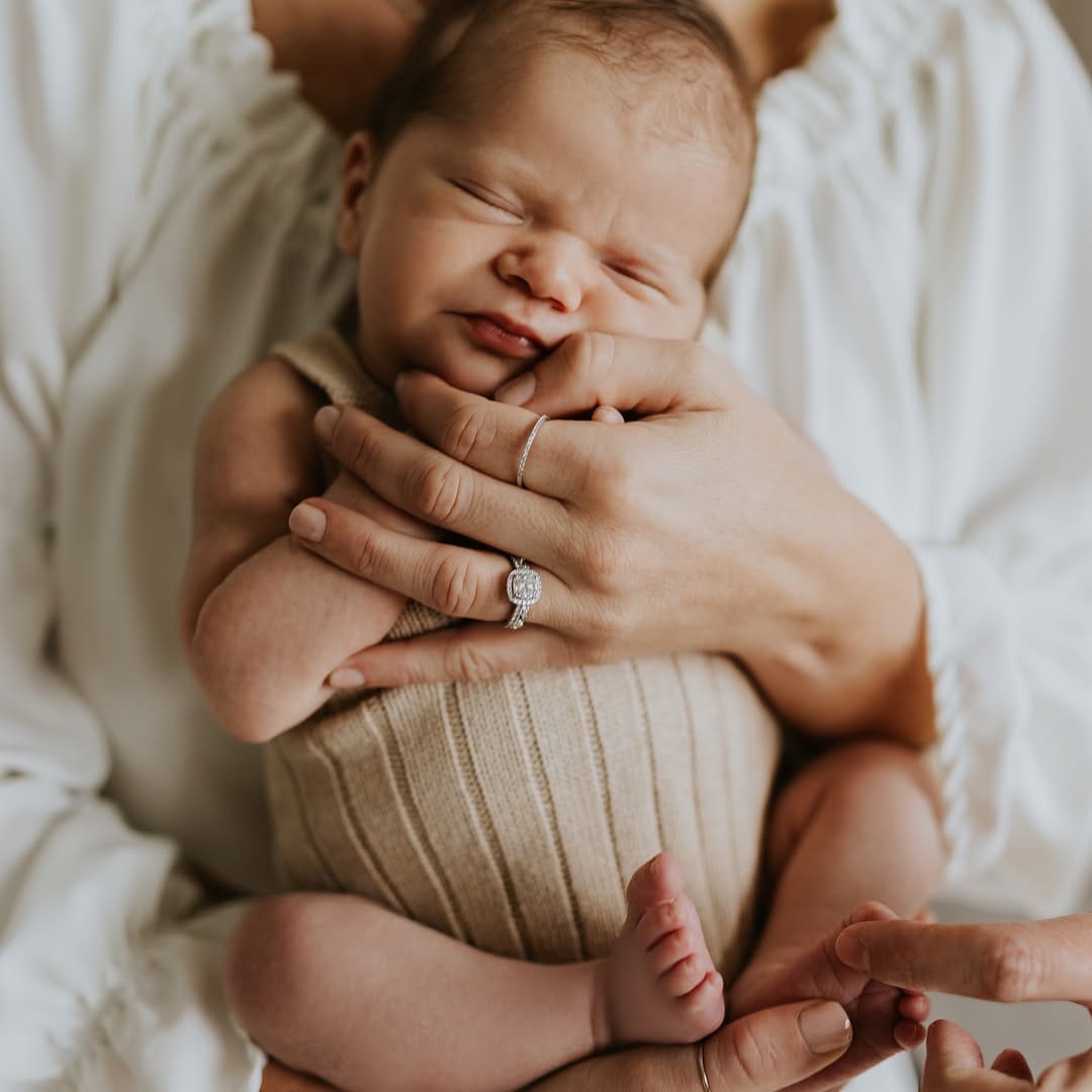 Post 6 by Sarah, Wollongong Newborn & Family Photographer on Instagram (image)