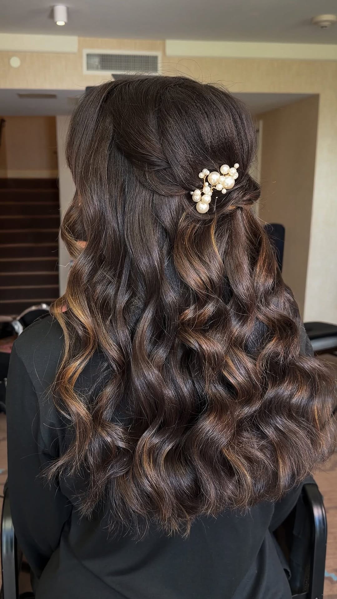 Post 1 by Lisset | AZ Bridal + Event Makeup & Hair Artist on Instagram (video)