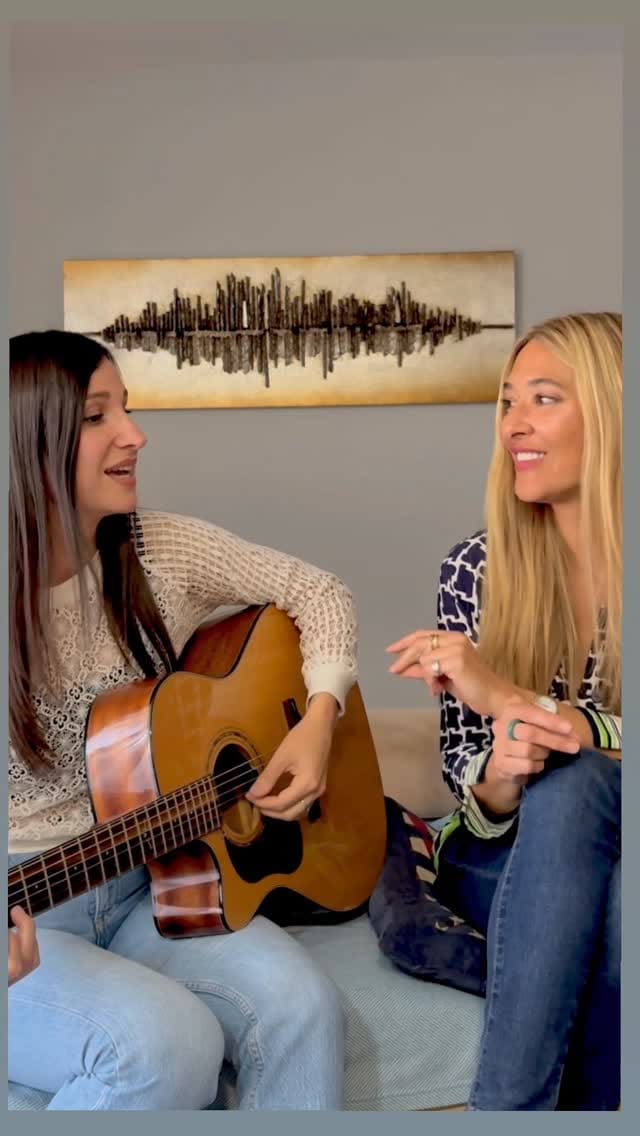 Post 3 by Ella Baila Sola on Instagram (video)