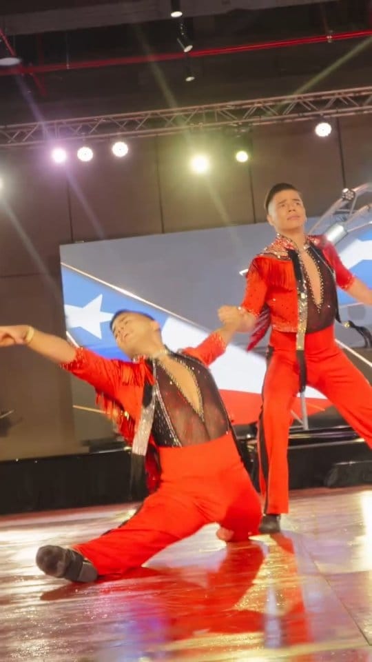 Post 4 by Ricardo Vega on Instagram (video)