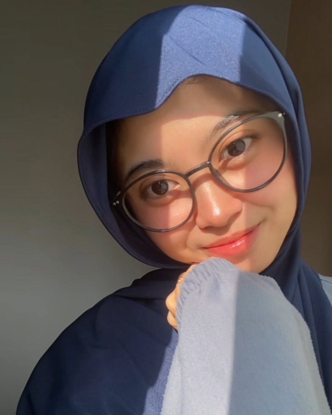 Post 6 by Adinda Putri Kusumawardhani on Instagram (carousel)