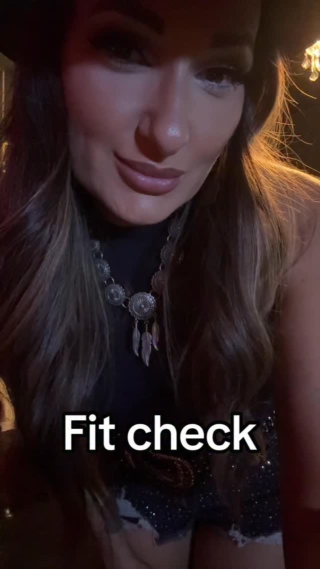 Post 7 by 𝓙𝓪𝓬𝓺𝓾𝓲𝓮 𝓡𝓸𝓪𝓻 on Instagram (video)