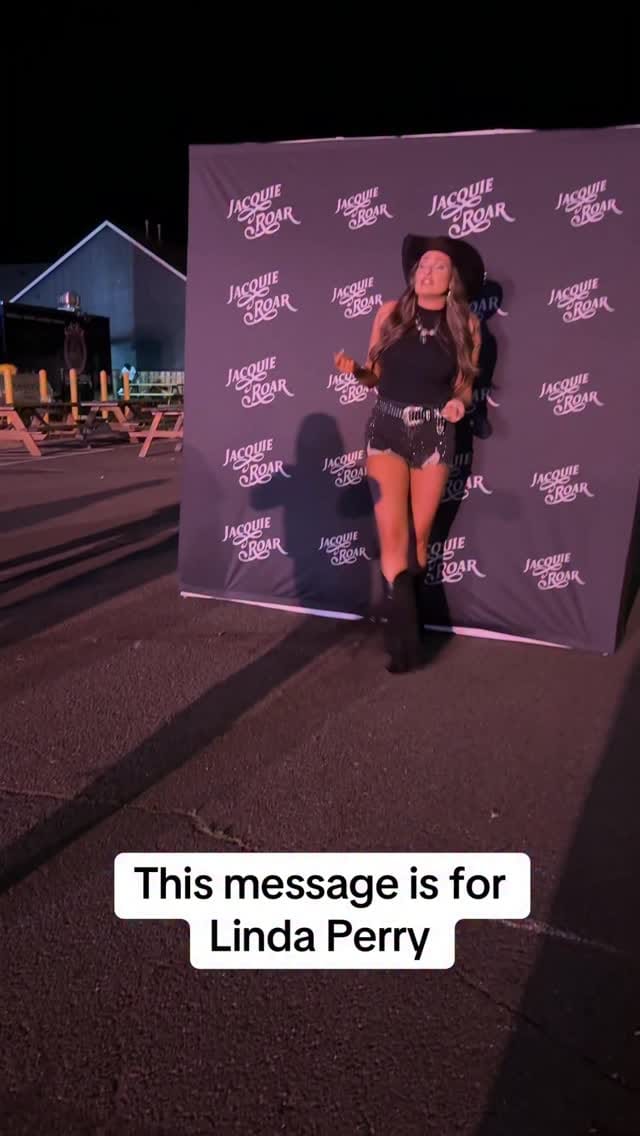 Post 5 by 𝓙𝓪𝓬𝓺𝓾𝓲𝓮 𝓡𝓸𝓪𝓻 on Instagram (video)