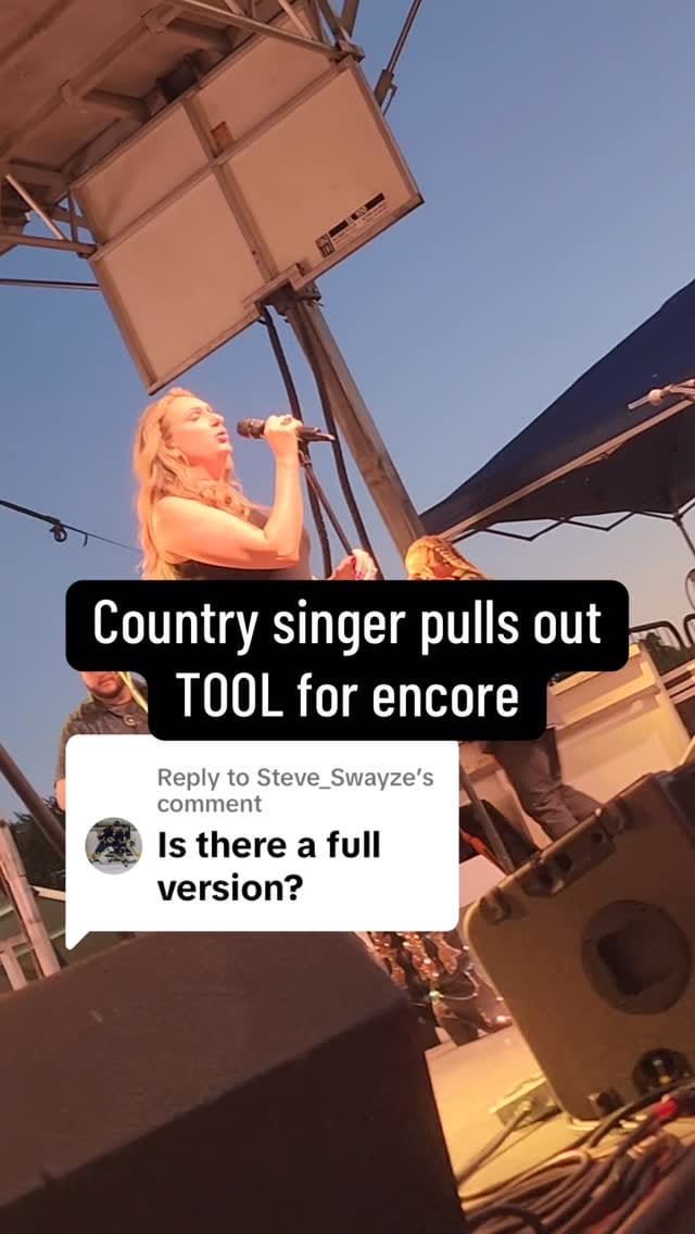 Post 8 by 𝓙𝓪𝓬𝓺𝓾𝓲𝓮 𝓡𝓸𝓪𝓻 on Instagram (video)