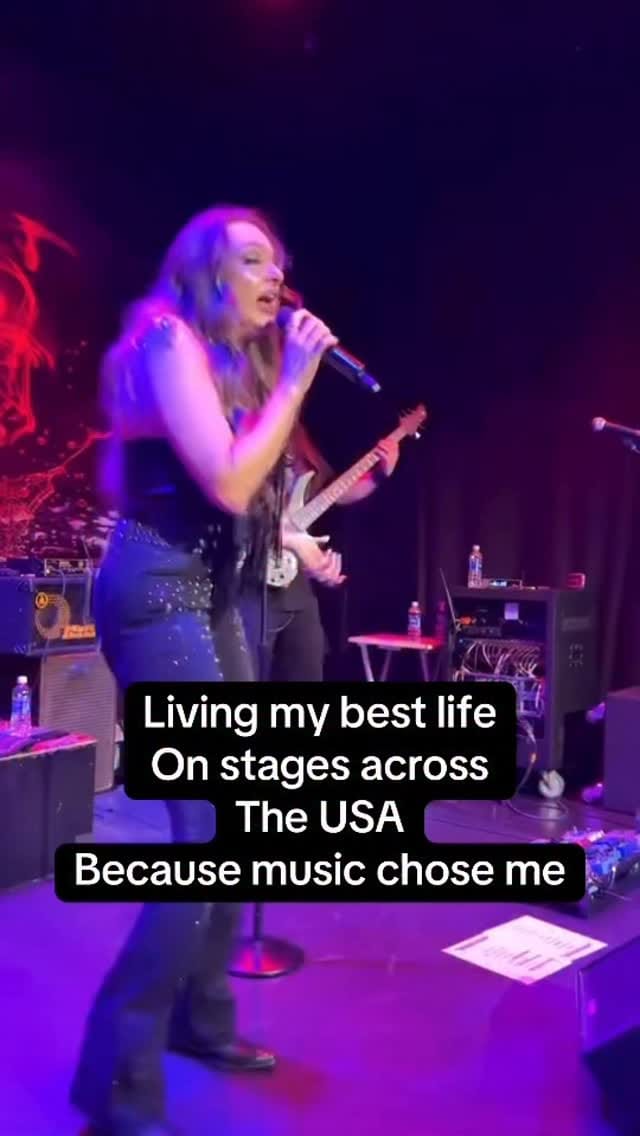 Post 1 by 𝓙𝓪𝓬𝓺𝓾𝓲𝓮 𝓡𝓸𝓪𝓻 on Instagram (video)
