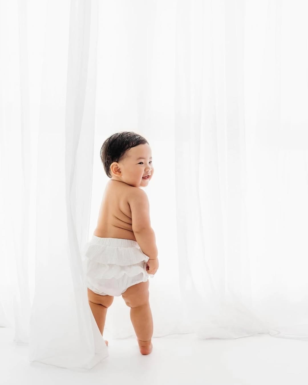 Post 2 by Melbourne Newborn Photographer on Instagram (carousel)