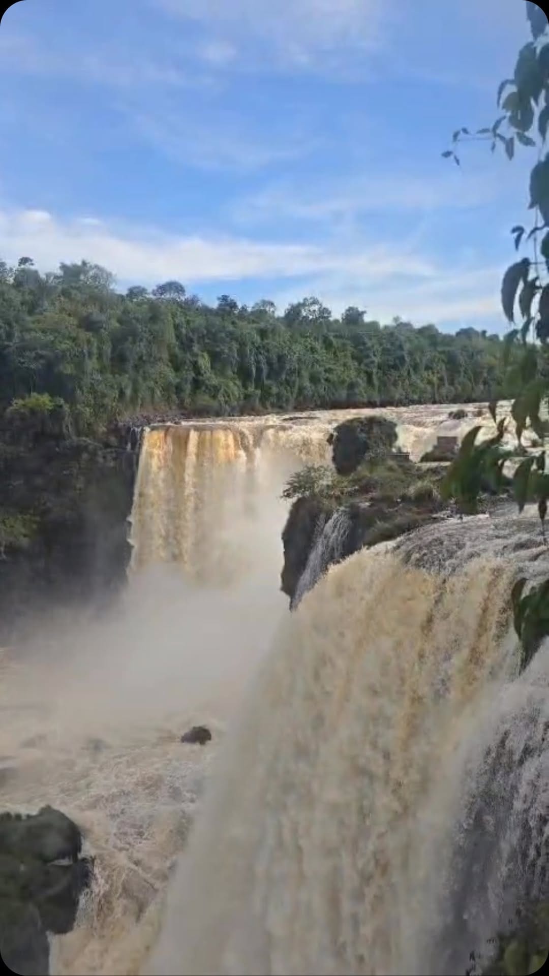 Post 9 by Luis Valiente on Instagram (video)