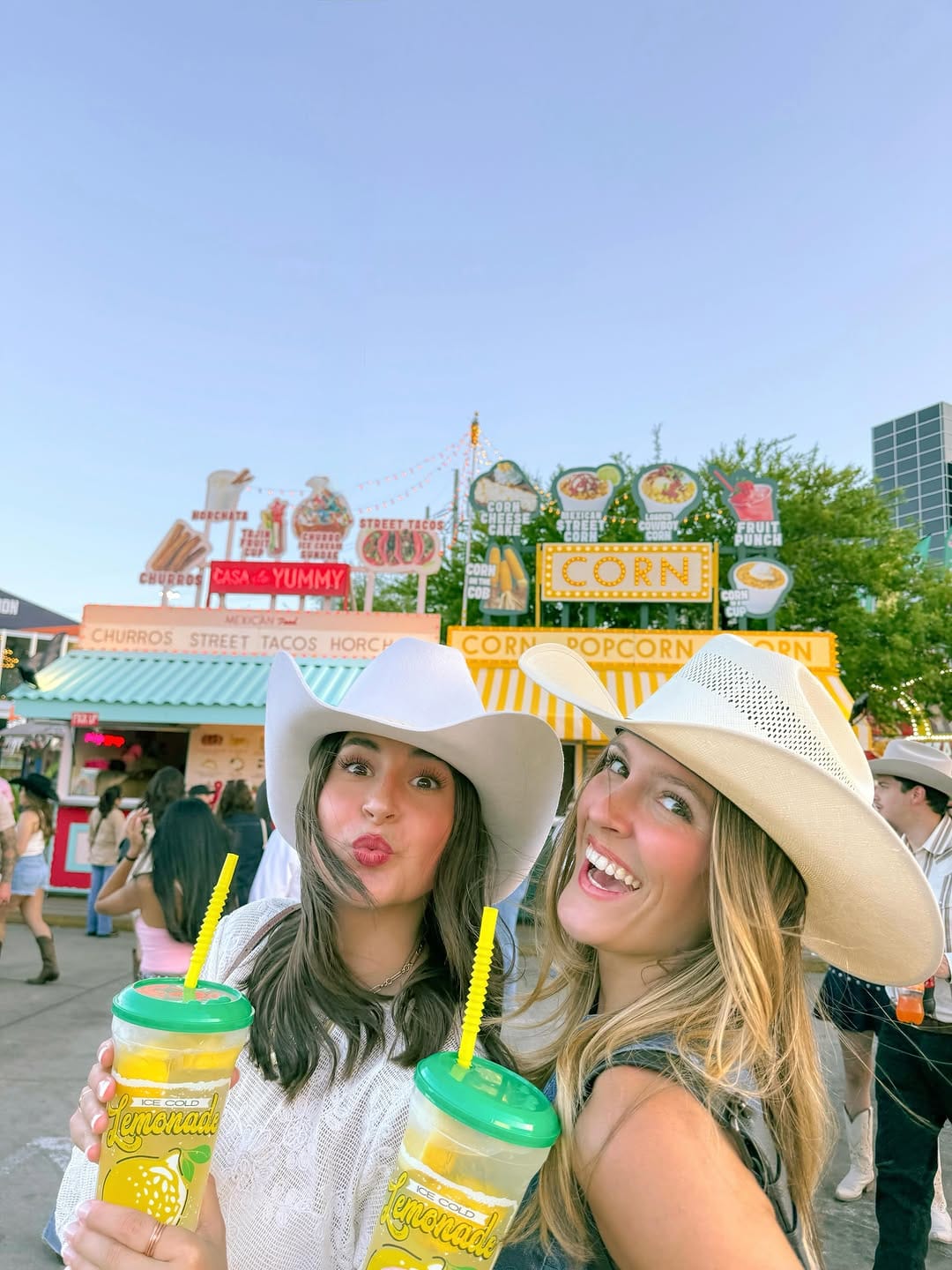 Post 6 by Pi Beta Phi | Baylor University on Instagram (image)