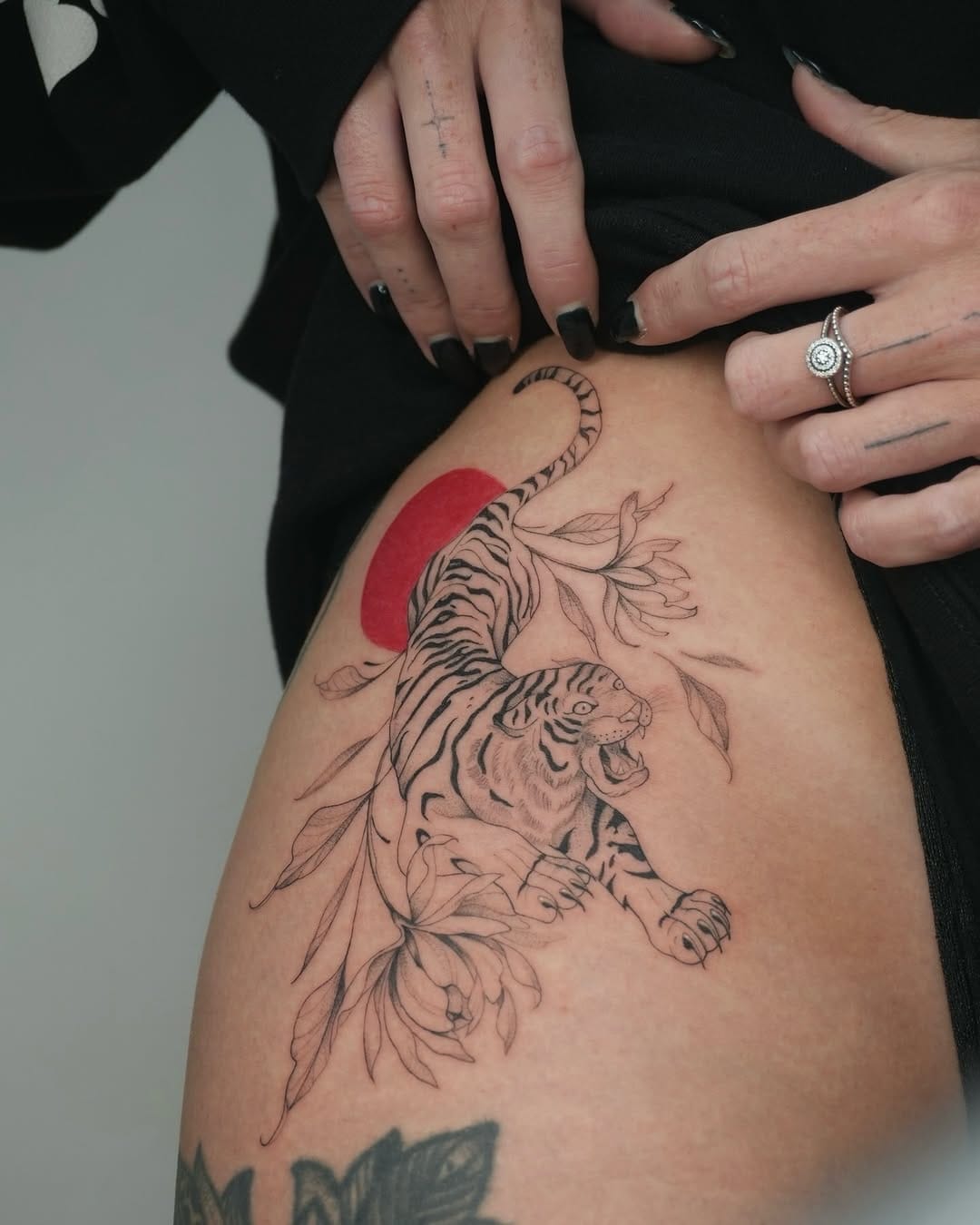 Post 7 by LUCAS • FINE LINE TATTOOS on Instagram (carousel)