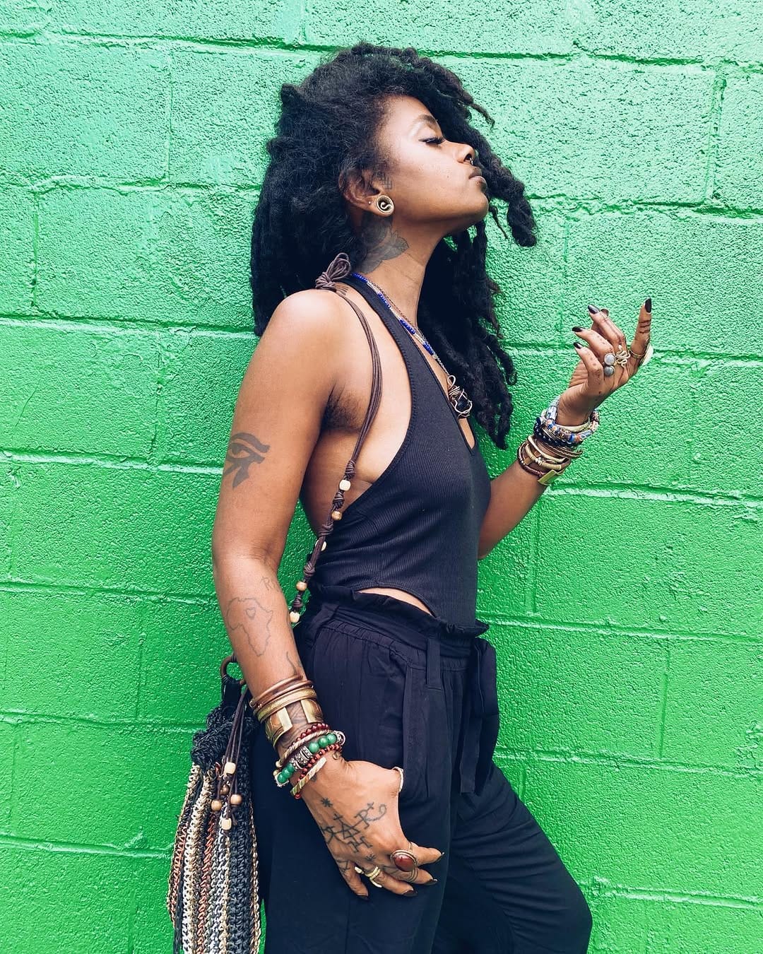Post 10 by 𝓣𝓾𝓻𝓲𝔂𝓪 𝓞𝓶 𝓖𝓾𝓲𝓭𝓻𝔂 🌊🧜🏾‍♀️🐚🥥🕯️ on Instagram (carousel)