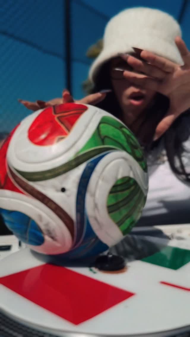 Post 5 by DJ Livia on Instagram (video)