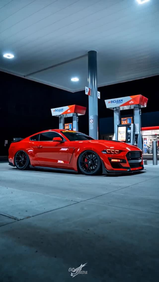 Post 6 by Simp Built Custom on Instagram (video)