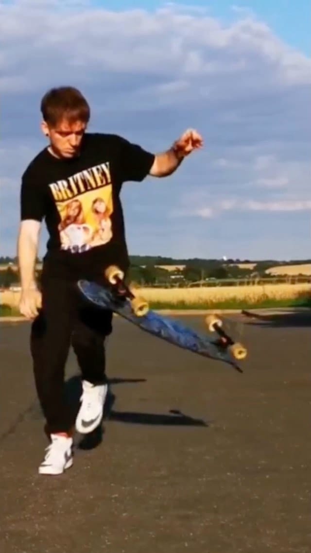 Post 5 by 🔴 Your longboard posts !! 🔴 on Instagram (video)