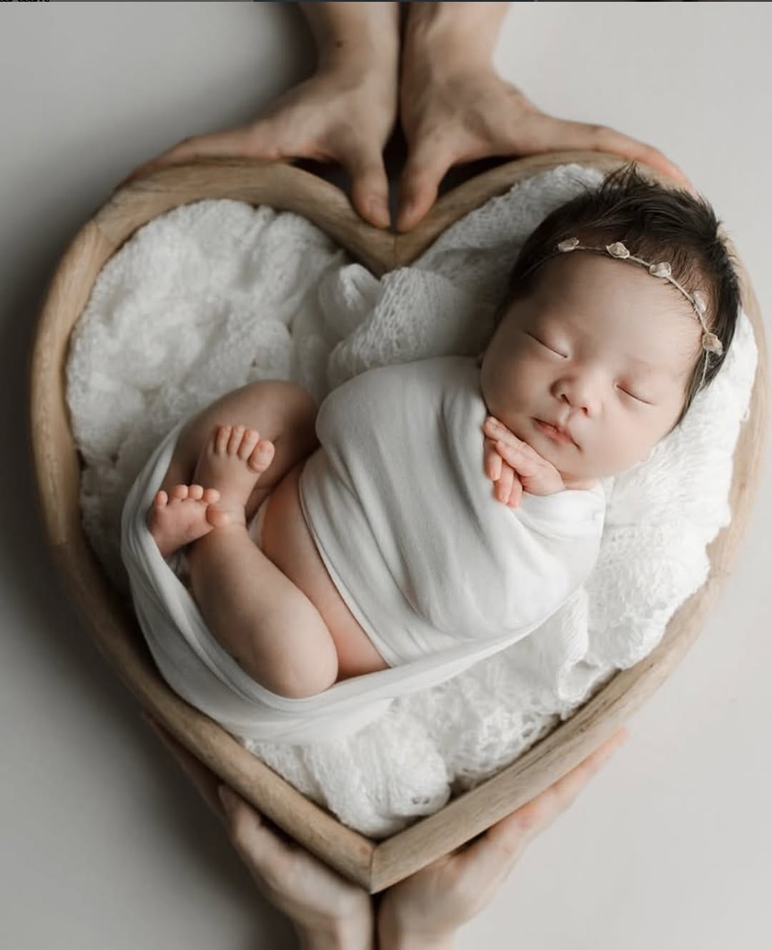 Post 2 by Dawn Potter | Newborn Photographer on Instagram (image)