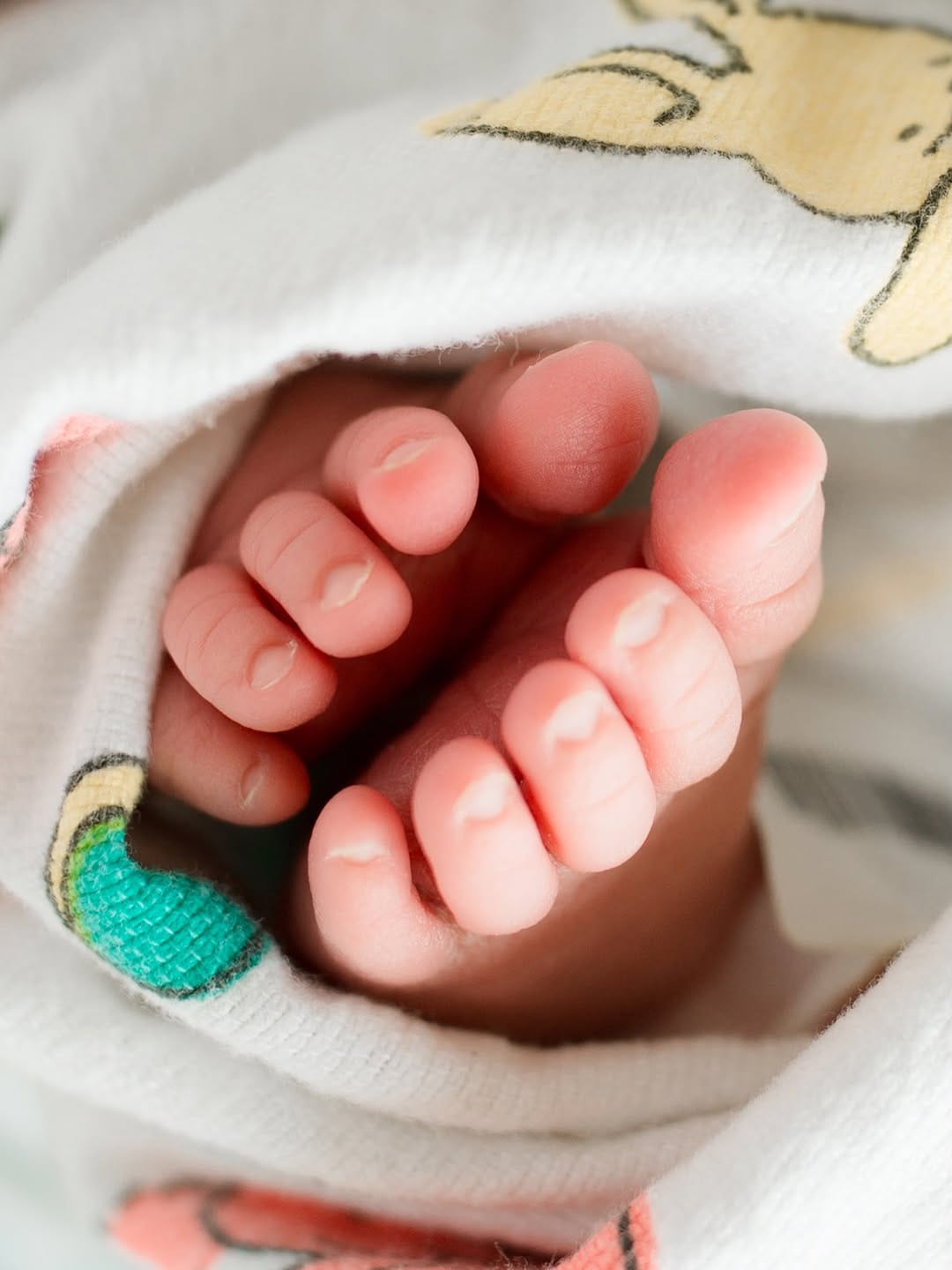 Post 6 by Dawn Potter | Newborn Photographer on Instagram (carousel)
