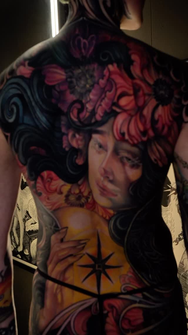 Post 2 by Lorena Borges Gomes/ Neotraditional, Ornamental Tattoos on Instagram (video)