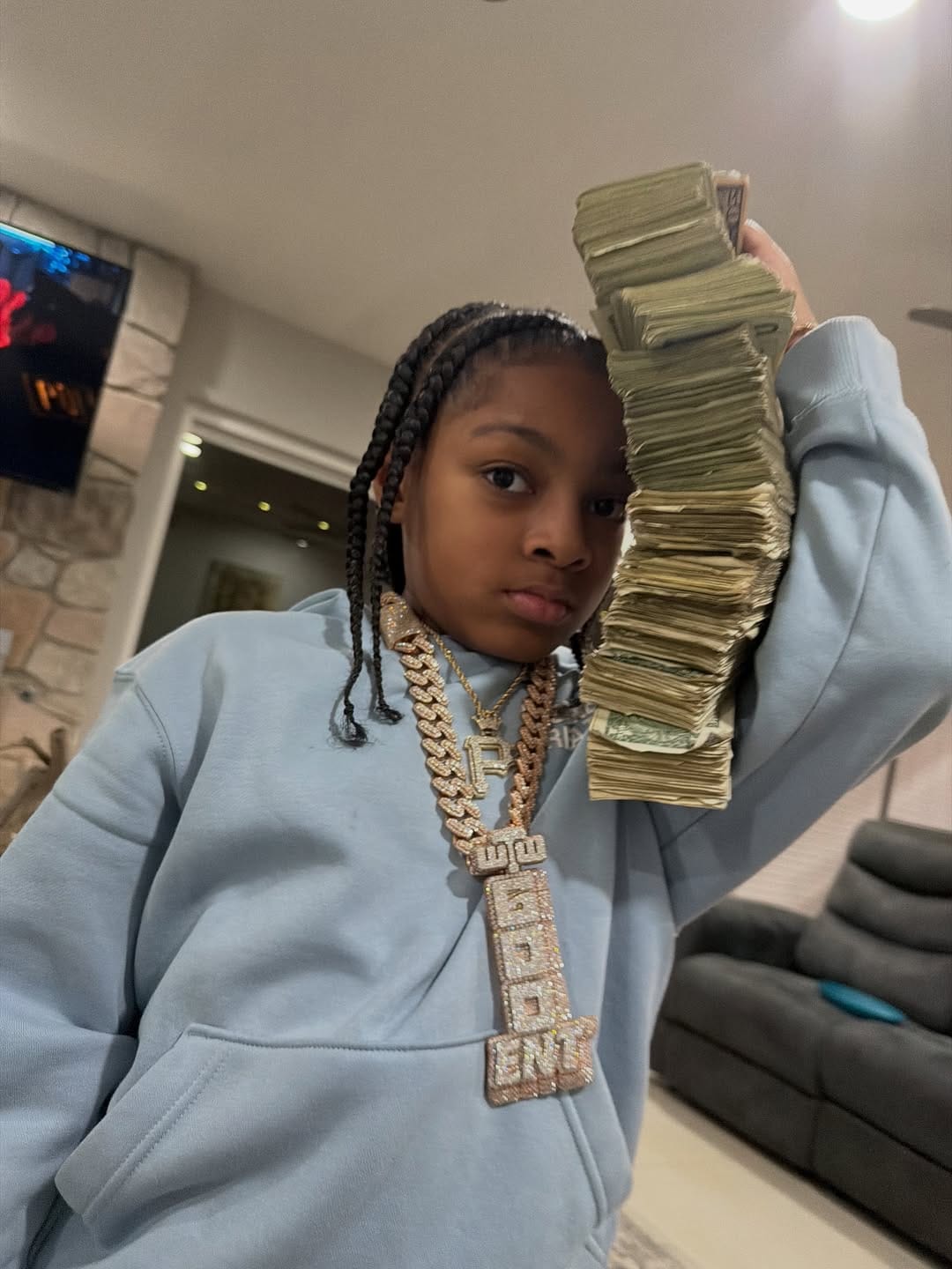 Post 10 by GB 💲💲💲💲💲💲 on Instagram (carousel)