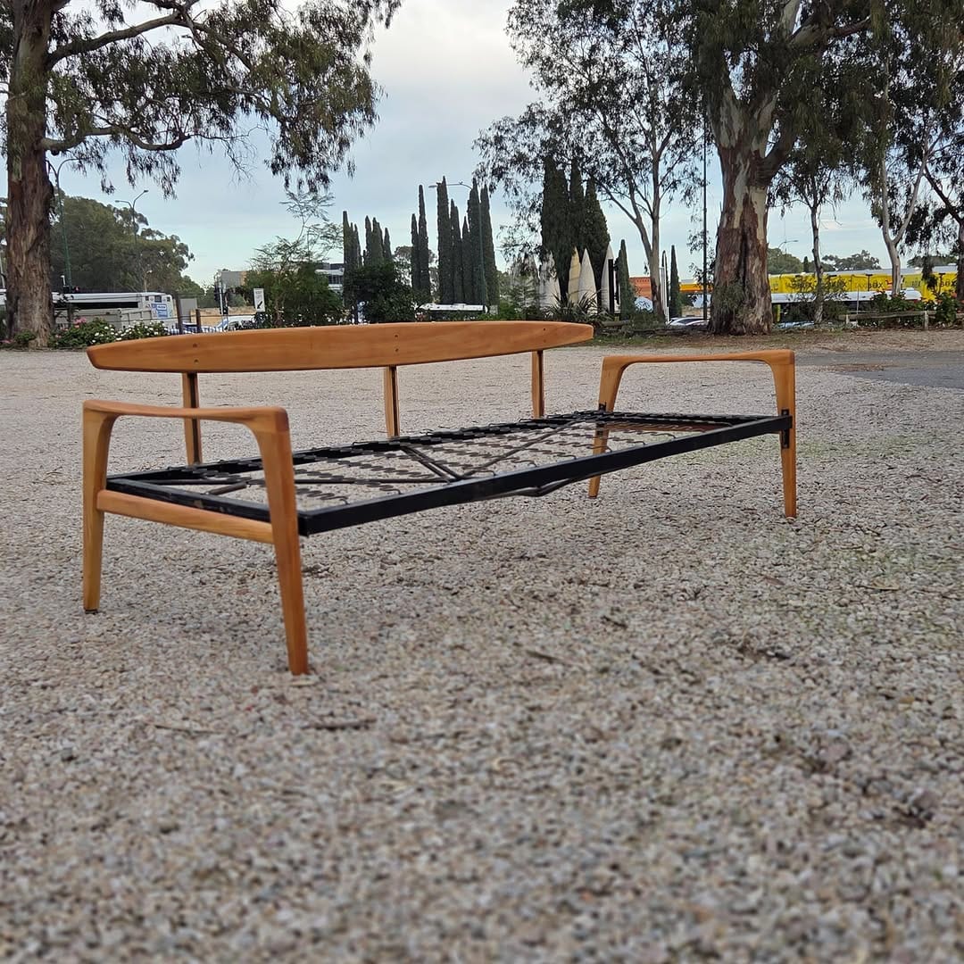 Post 3 by Ｔｈａｔ Ｒｅｔｒｏ Ｍａｎ on Instagram (carousel)