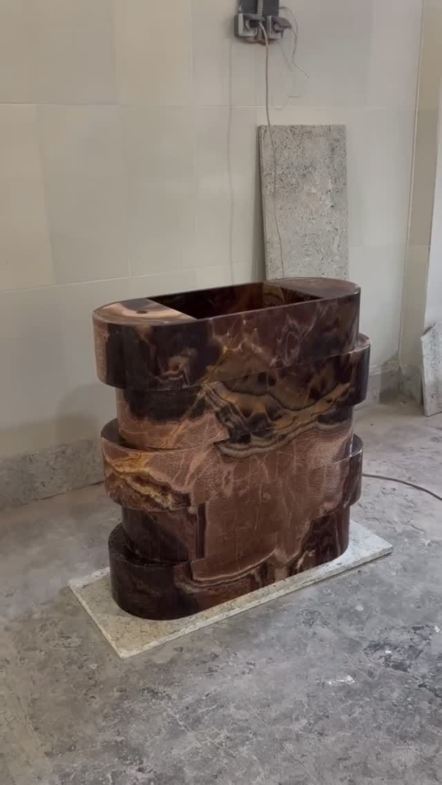 Post 6 by Elsa Home & Beauty on Instagram (video)
