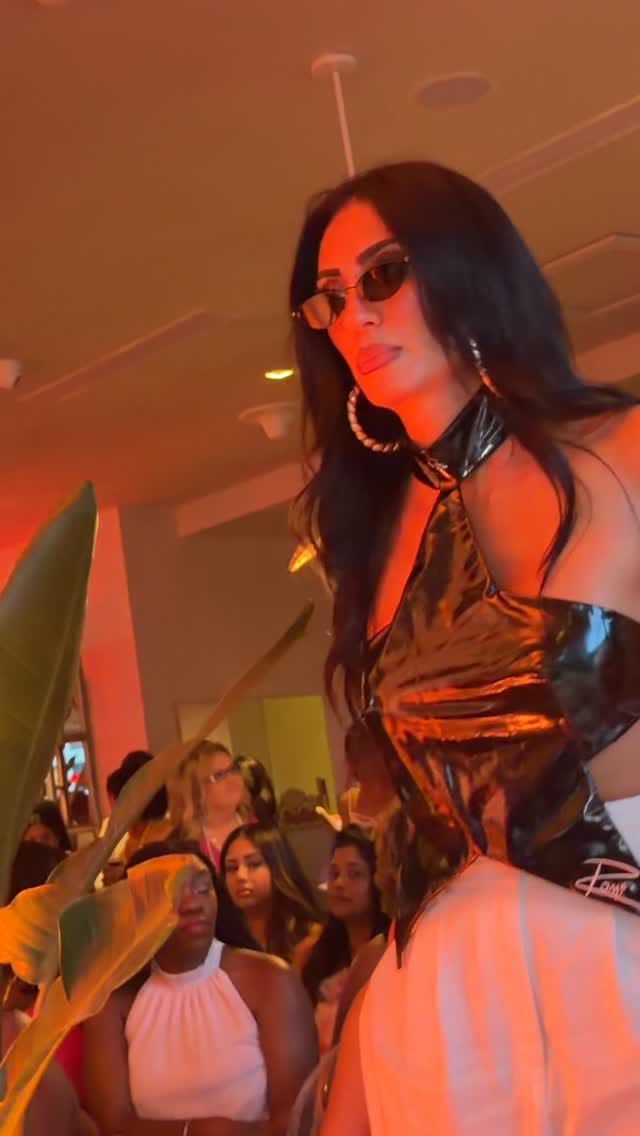 Post 1 by Mazi on Instagram (video)