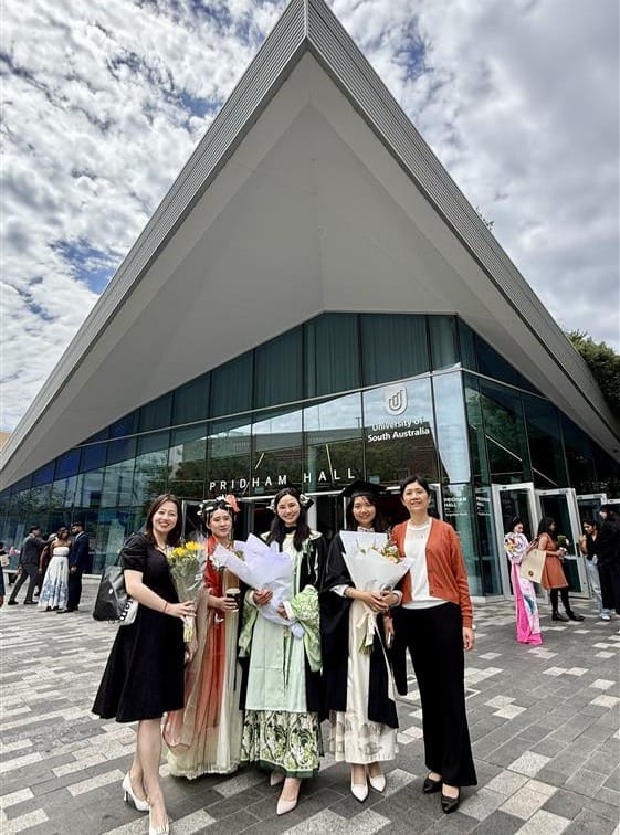 Post 4 by University of South Australia (no longer active) on Instagram (carousel)