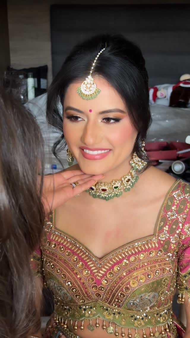 Post 5 by LONDON🇬🇧MAKEUP ARTIST 💋 on Instagram (video)