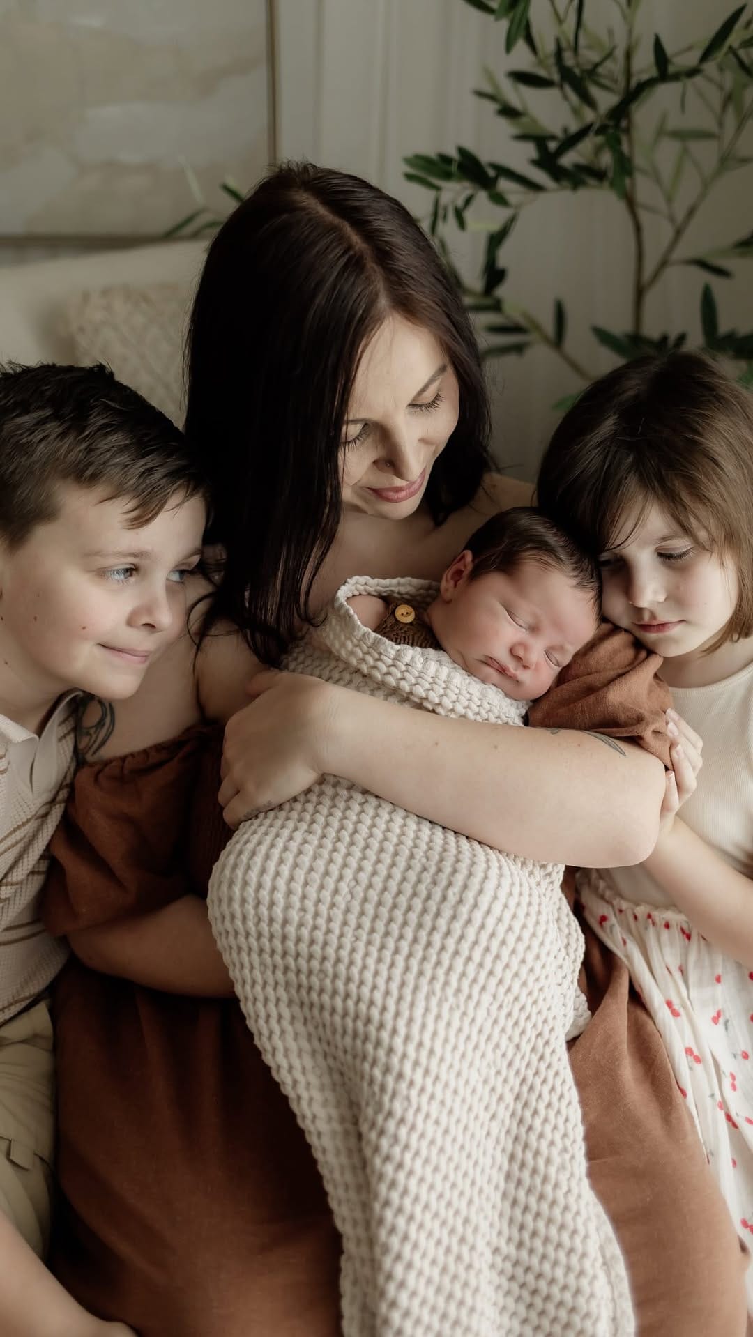 Post 2 by Fiona, Brisbane Family Photographer on Instagram (video)