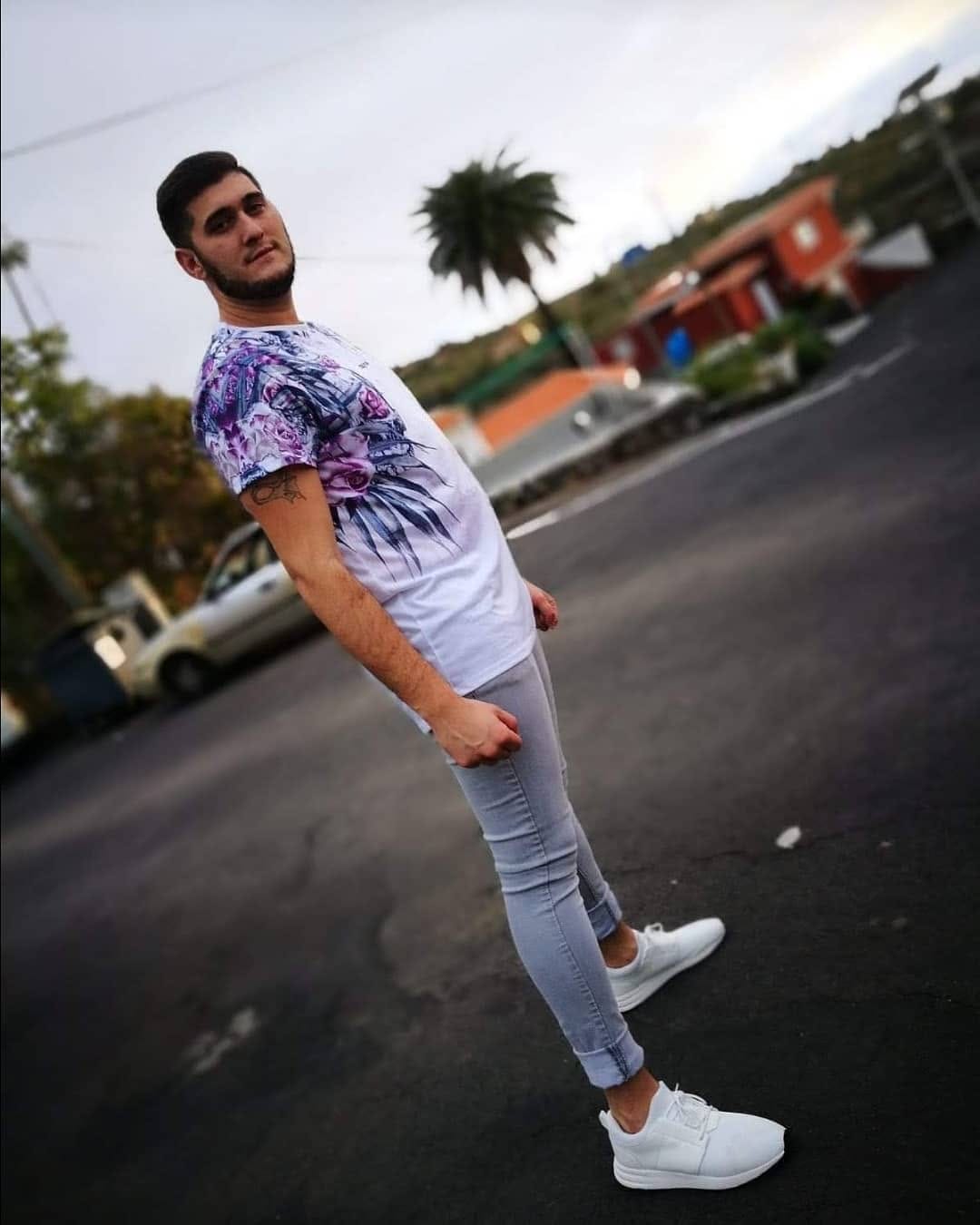 Post 1 by DANIEL PICOPELO on Instagram (image)