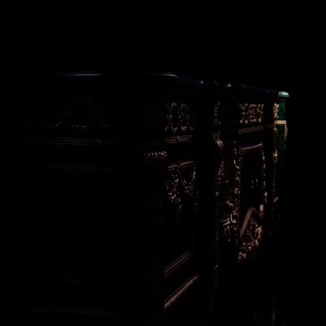 Post 6 by Curves and Carvings I Interior Designer & Victorian Furniture on Instagram (video)