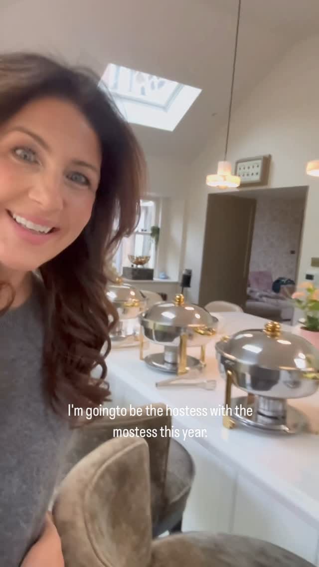 Post 3 by JULIE HANNAH on Instagram (video)