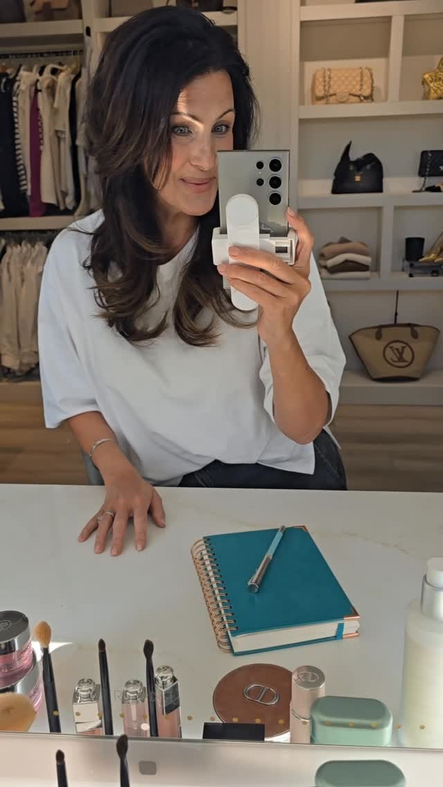 Post 7 by JULIE HANNAH on Instagram (video)