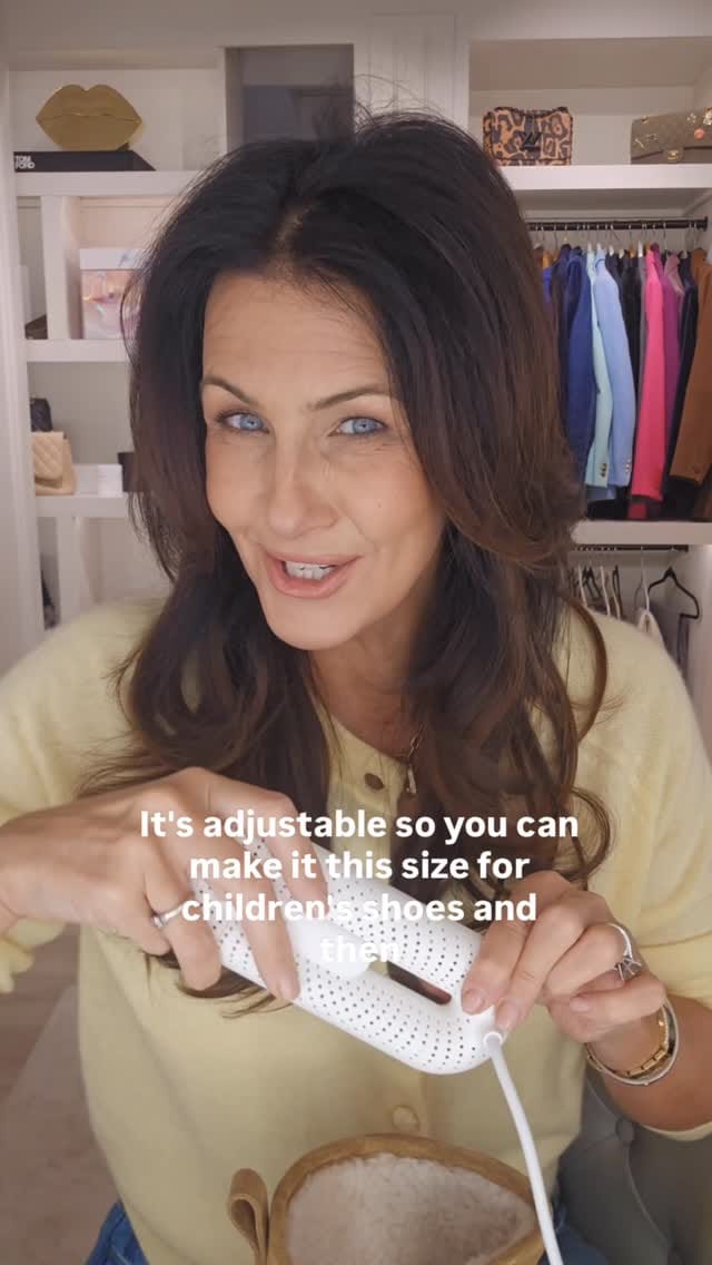 Post 6 by JULIE HANNAH on Instagram (video)