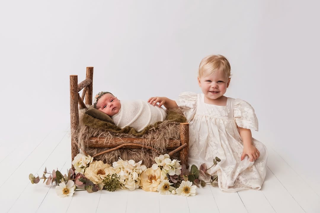 Post 6 by SYDNEY PORTRAIT STUDIO on Instagram (carousel)