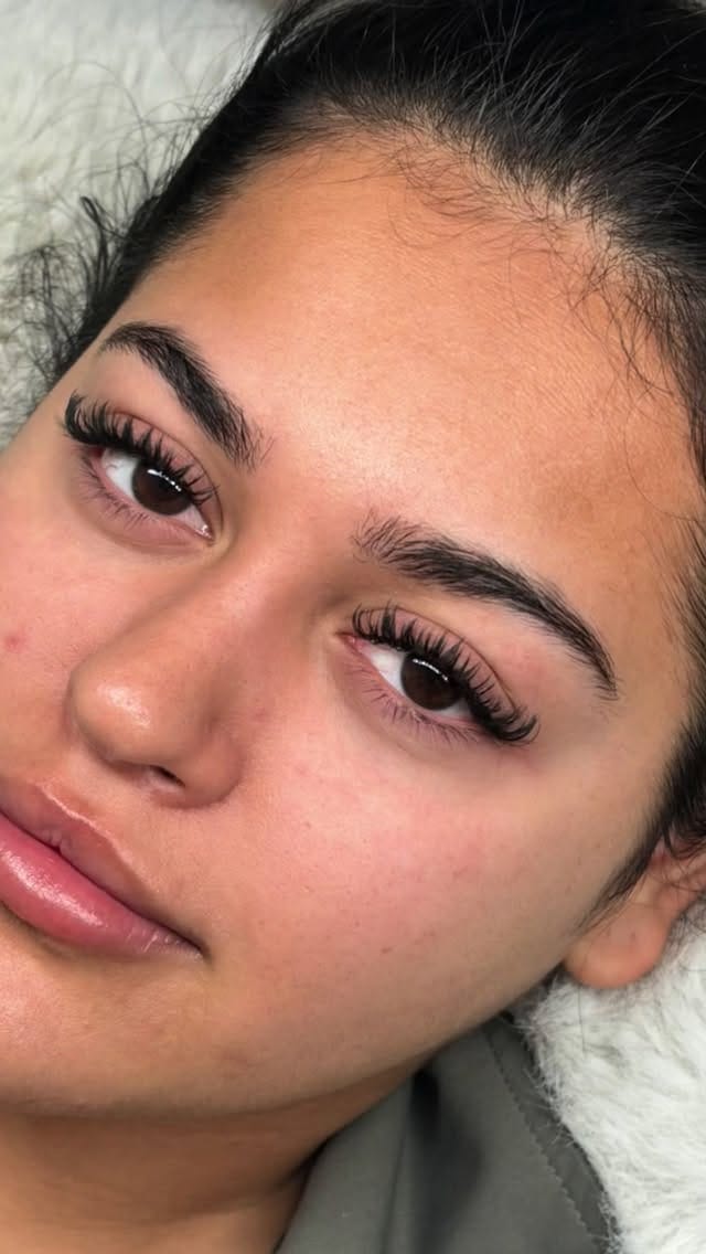 Post 2 by Lashesbysk on Instagram (video)