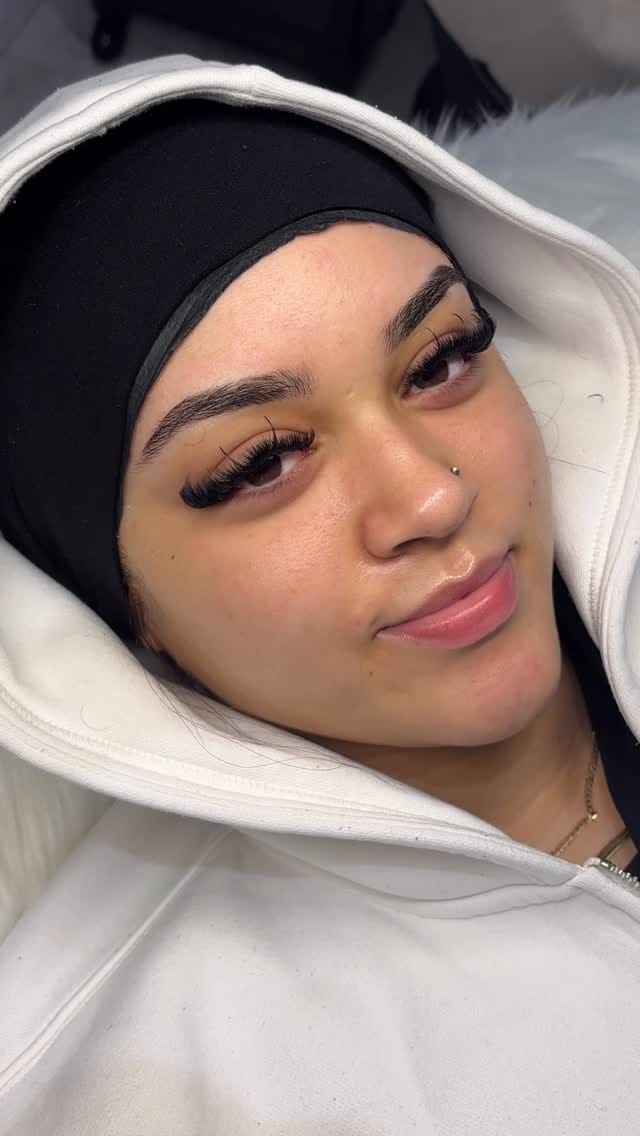 Post 4 by Lashesbysk on Instagram (video)
