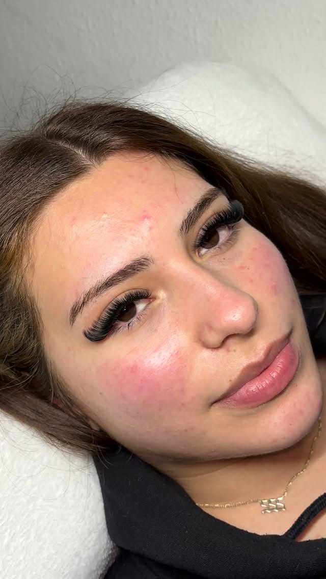 Post 5 by Lashesbysk on Instagram (video)