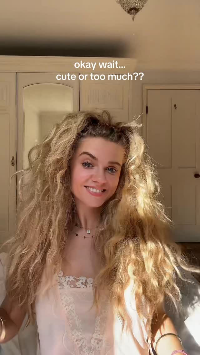 Post 6 by @elizabethbrownn__ on Instagram (video)