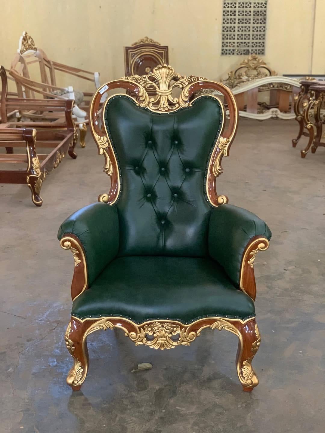 Post 9 by KINGSWOOD INDUSTRY on Instagram (carousel)