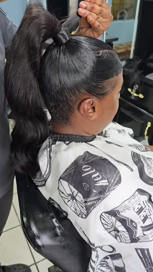 Post 6 by LUXURY HAIR / BUNDLE @FABHAIR_OFFICIAL • CHRISTIANA on Instagram (video)