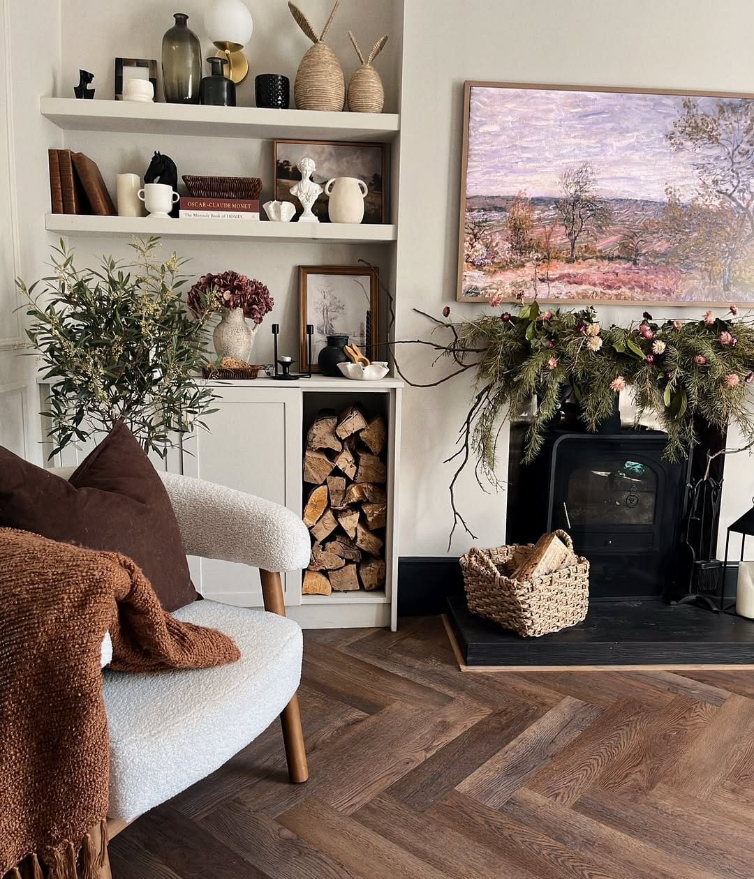 Post 1 by House no.4 on Instagram (carousel)