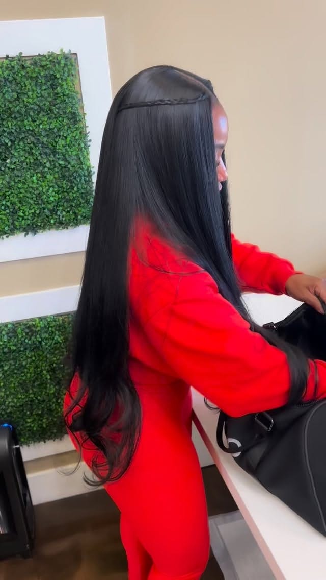 Post 6 by Awhite Hair💇🏽 on Instagram (video)