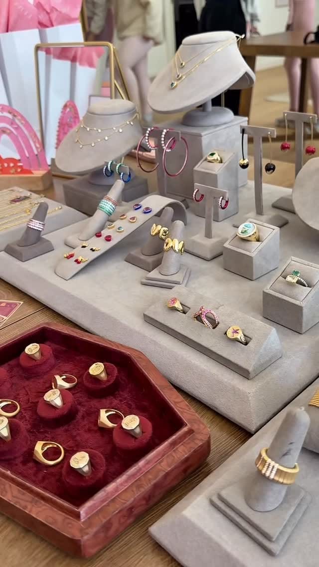 Post 7 by ROSIE MAKEUP | ROSIE MC ELHINNEY MAKEUP + HAIR on Instagram (video)