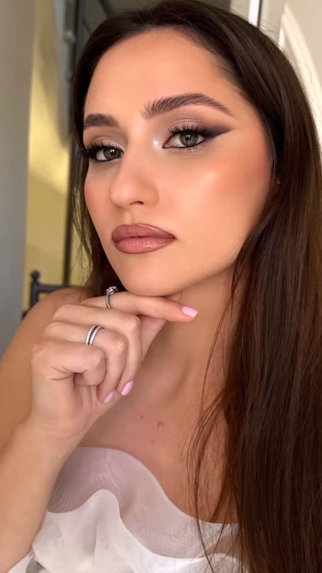 Post 3 by marianna chioti mua on Instagram (video)