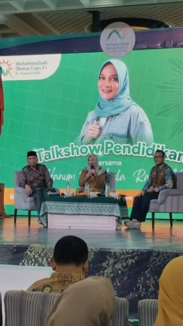 Post 5 by hanum salsabiela rais on Instagram (video)
