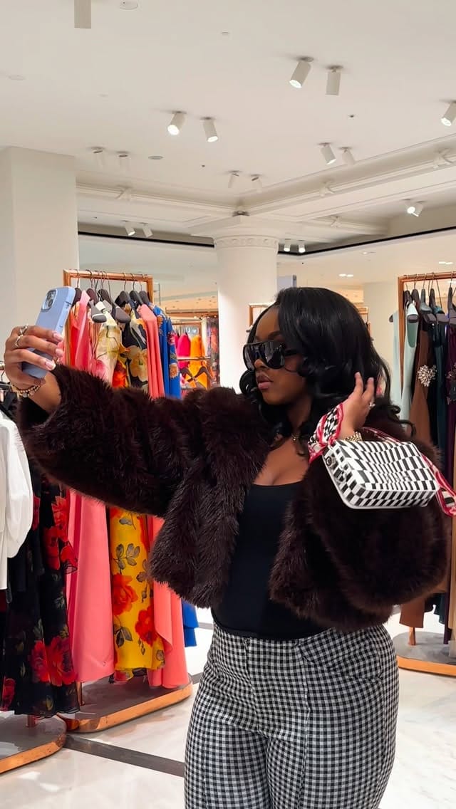Post 4 by fem on Instagram (video)