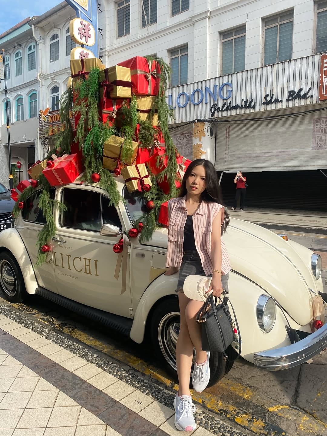 Post 2 by 𝓥.𝓐 🤍 on Instagram (carousel)