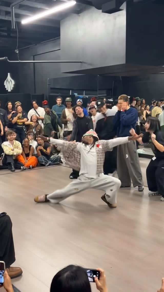Post 8 by Tray Taylor on Instagram (video)
