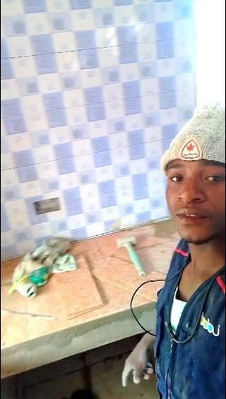 Post 4 by AYOUB TILES POINT🇹🇿🔨 on Instagram (video)