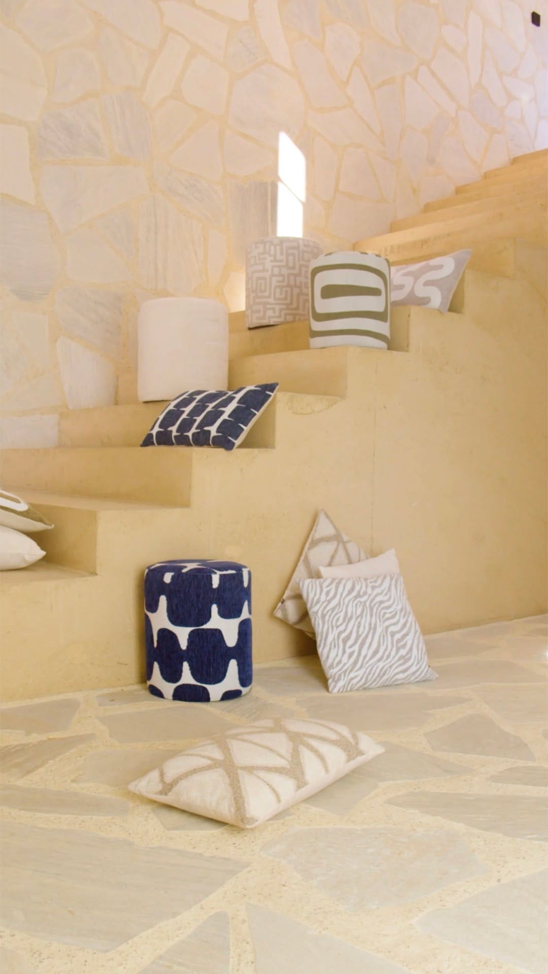 Post 4 by Atmosphera, Créateur d’intérieur on Instagram (video)