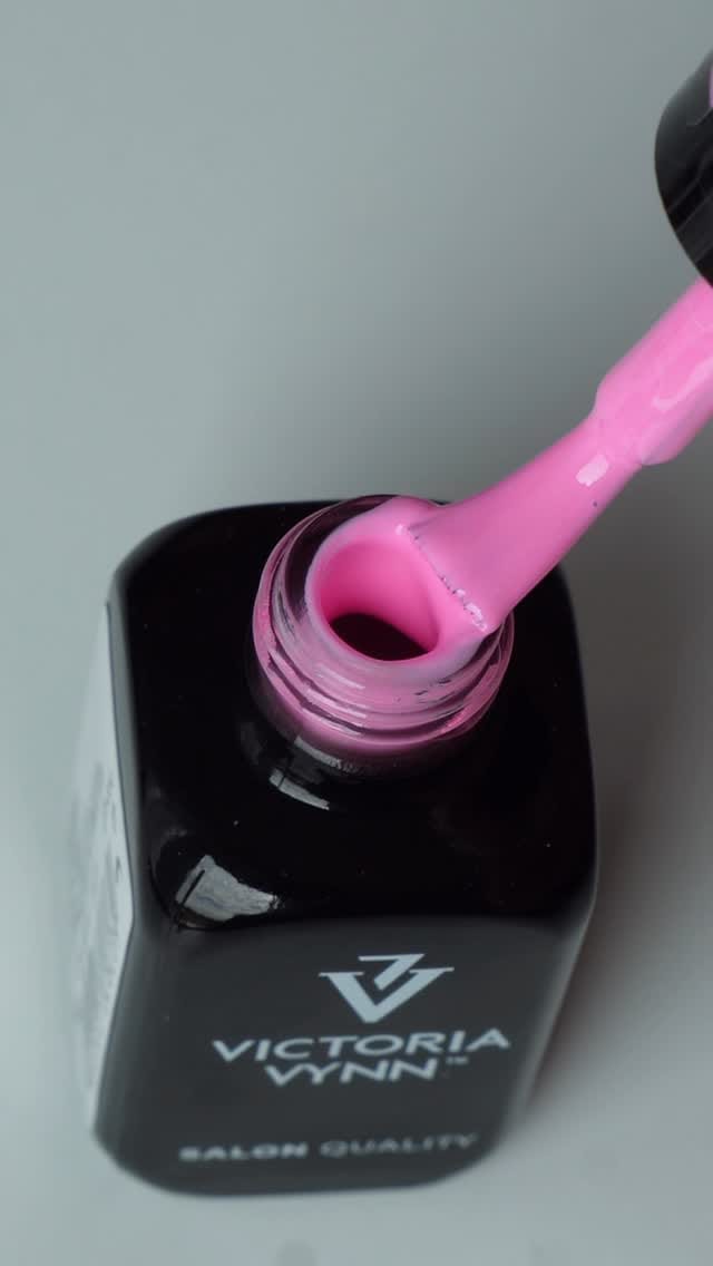 Post 5 by Victoria Vynn Slovenija on Instagram (video)